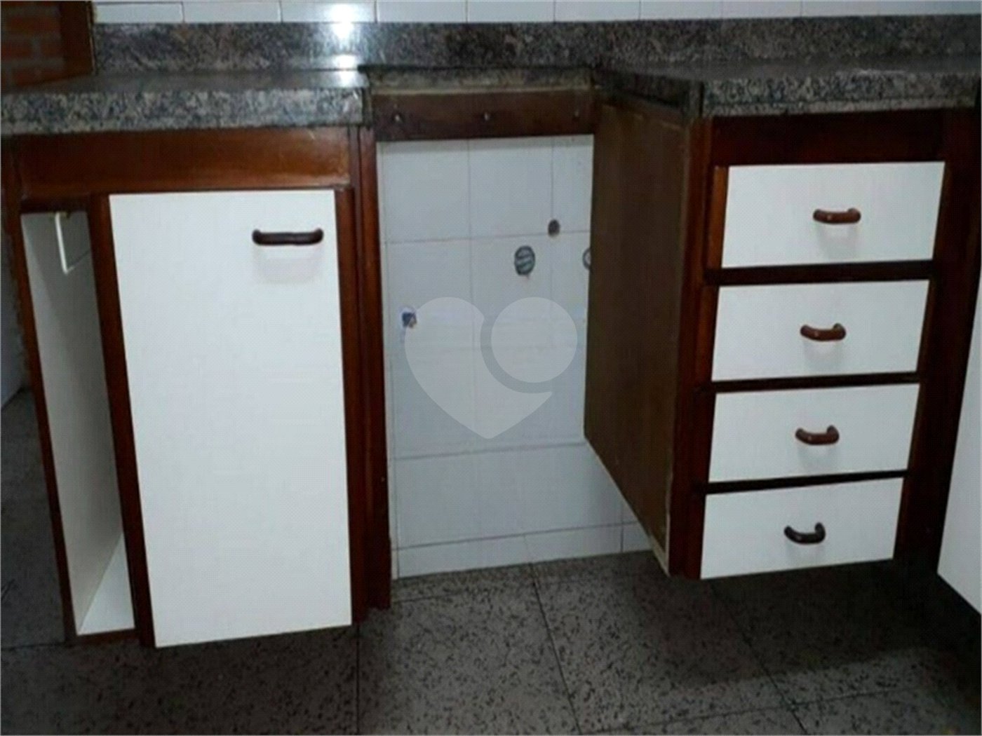 Sobrado à venda com 3 quartos, sendo 1 suíte, em Jardim Bom Clima, Guarulhos, SP
