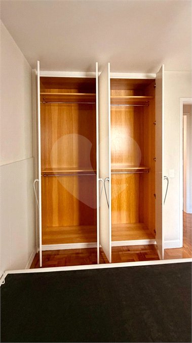 Apartamento à venda com 3 quartos, sendo 1 suíte,  em Moema, São Paulo, SP