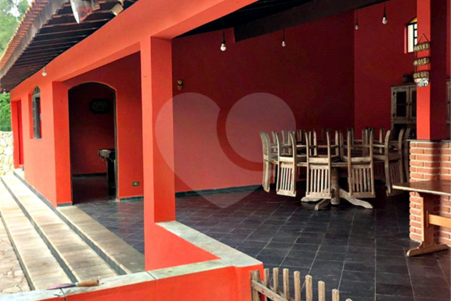 Sítio à venda com 6 quartos em Pavão (canguera), São Roque, SP