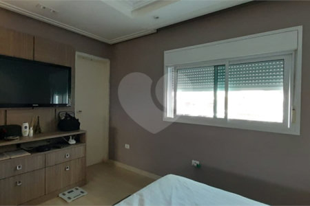 Sobrado à venda com 3 quartos, sendo 2 suítes,  em Vila Pires, Santo André, SP