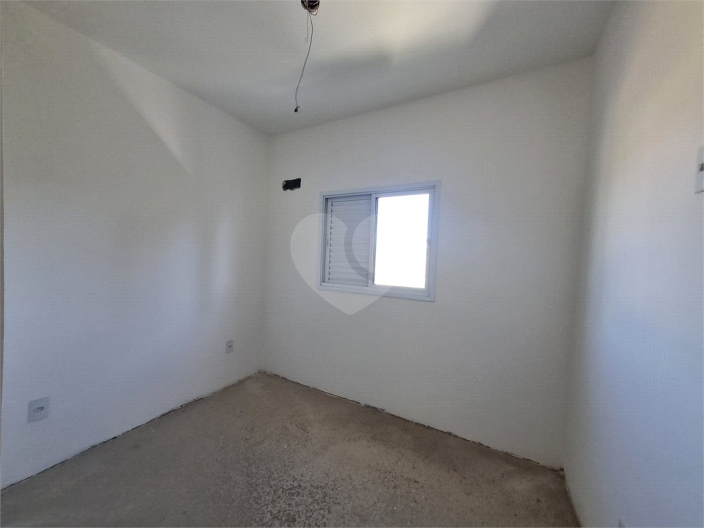 Casa à venda com 3 quartos, sendo 1 suíte, no condomínio Residencial Américo Figueiredo, Sorocaba - SP