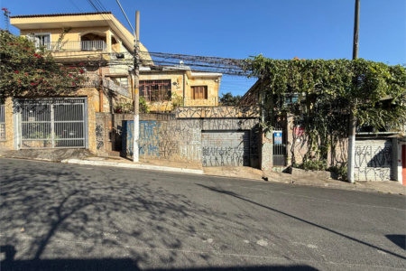 Terreno à venda com 2 quartos em Parada Inglesa, São Paulo, SP
