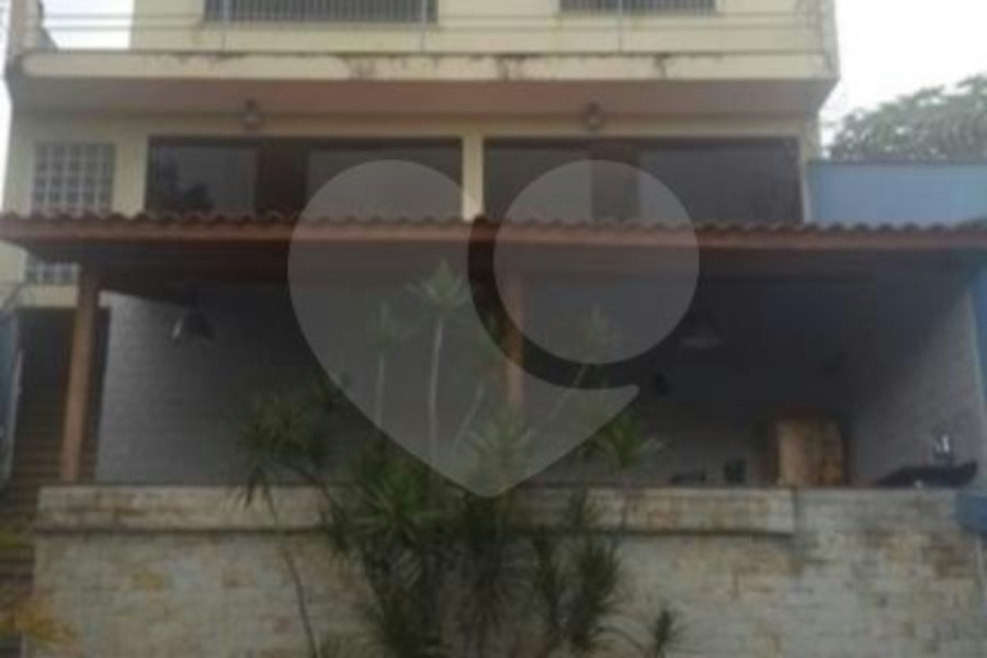 Sobrado à venda com 4 quartos, sendo 1 suíte, em Tremembé, São Paulo, SP