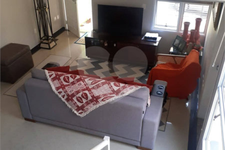 Sobrado à venda com 3 quartos, sendo 1 suíte, em Parque Santana, Mogi das Cruzes, SP