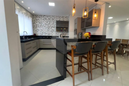 Casa à venda com 3 quartos, sendo 1 suíte,  no condomínio Jardim das Flores, Sorocaba - SP