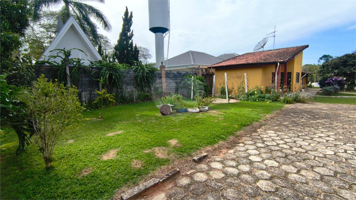 Chácara à venda com 4 quartos, sendo 1 suíte,  em Vale San Fernando, Itapetininga, SP