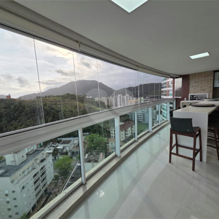 Apartamento à venda com 4 quartos, sendo 2 suítes, em Enseada, Guarujá, SP