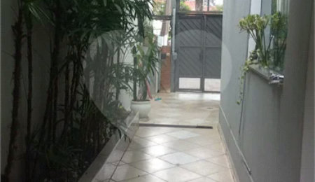 Apartamento à venda com 2 quartos, sendo 1 suíte,  em Enseada, Guarujá, SP