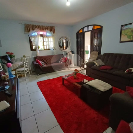 Chácara à venda com 7 quartos, sendo 1 suíte, no Centro (mailasqui), São Roque, SP