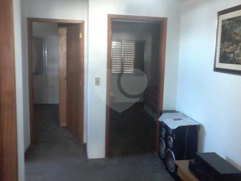 Sobrado à venda com 5 quartos, sendo 2 suítes, em Jardim Aeroporto, São Paulo, SP