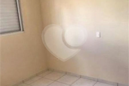 Investimento Certeiro na Gleba 1: Apartamento 1 DormItório, Quintal e Localização que Aluga Fácil