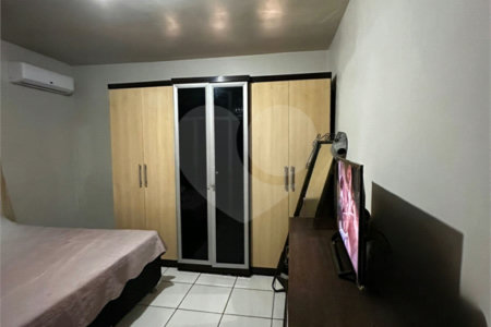 Casa à venda com 3 quartos, sendo 1 suíte, no Centro, Ponta Porã, MS