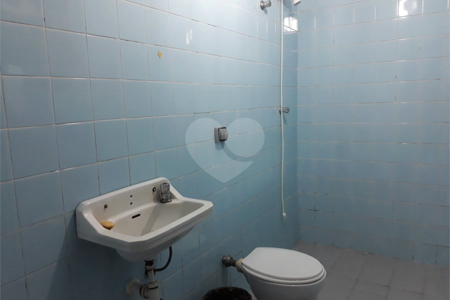 Sobrado à venda com 4 quartos, sendo 1 suíte, em Vila Constança, São Paulo, SP