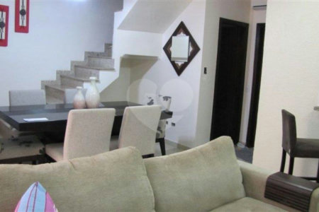Casa à venda com 3 quartos, sendo 1 suíte, no condomínio Villa Jardim Sul, São Paulo - SP
