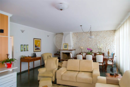 Casa à venda com 4 quartos, sendo 1 suíte, no Centro, Atibaia, SP