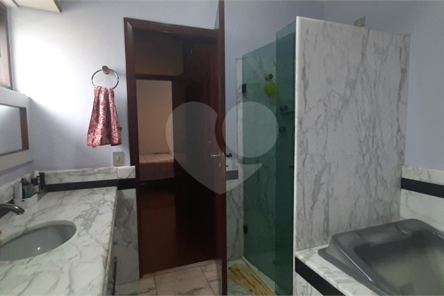 Sobrado à venda com 5 suítes em Tremembé, São Paulo, SP