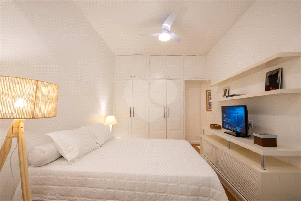 Apartamento à venda com 3 quartos, sendo 1 suíte, em Leme, Rio de Janeiro, RJ