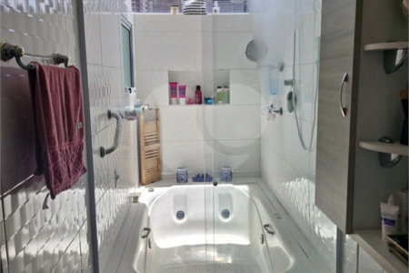 Sobrado à venda com 3 quartos, sendo 1 suíte, em Jardim Caravelas, São Paulo, SP