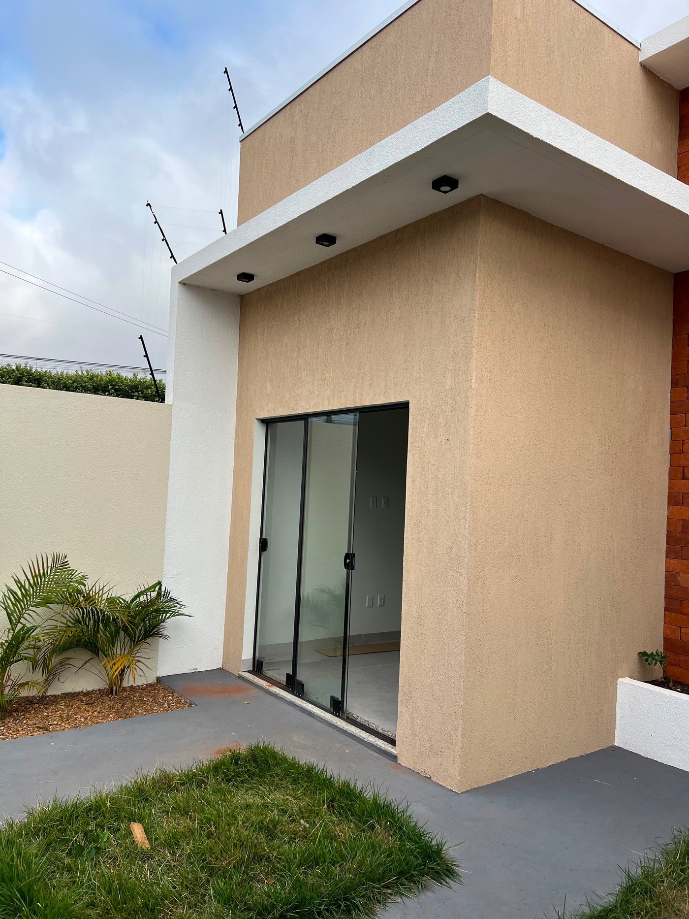 Casa à venda com 2 quartos, sendo 1 suíte,  em Vila Nova, Três Lagoas, MS