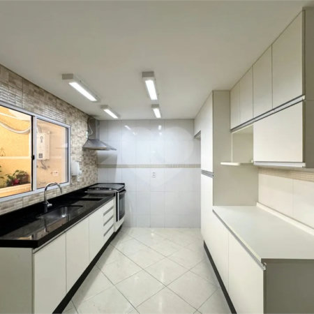 Casa à venda com 3 suítes em Água Fria, São Paulo, SP