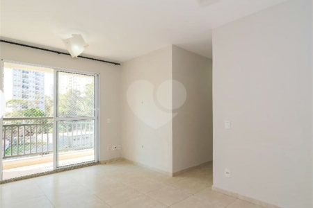 Apartamento à venda com 3 quartos, sendo 1 suíte, em Parque Reboucas, São Paulo, SP