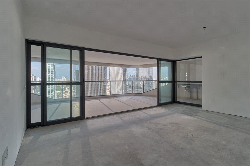 Apartamento à venda com 4 suítes em Chácara Santo Antônio, São Paulo, SP