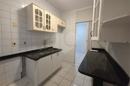 Casa à venda com 3 quartos, sendo 1 suíte, no condomínio Parque das Árvores, Sorocaba - SP
