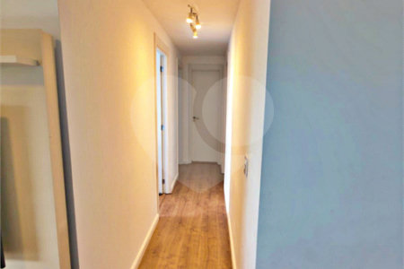 Apartamento à venda com 3 quartos, sendo 1 suíte,  em Jardim Caravelas, São Paulo, SP
