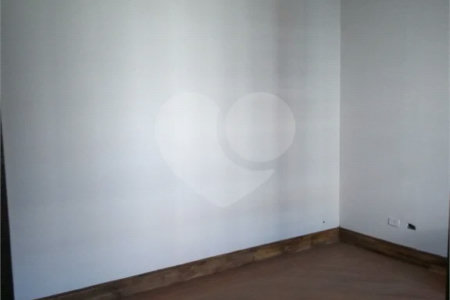 Imóvel Comercial com 6 Quartos e 2 banheiros à Venda, 445 m²