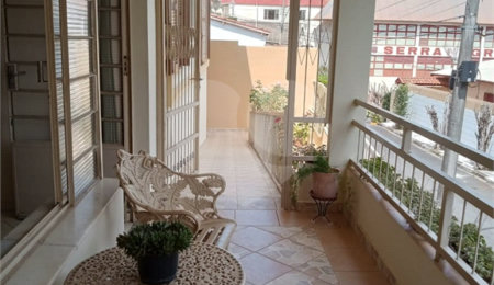 Casa à venda com 3 quartos no Centro, Serra Negra, SP