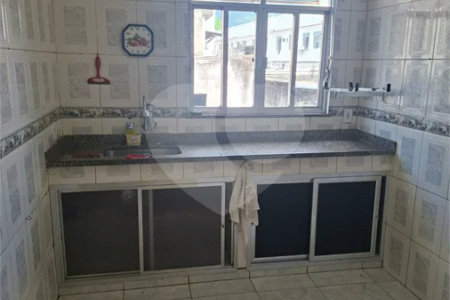 CASA Á VENDA EM SANTÍSSIMO ,ESTRADA DA POSSE ..
