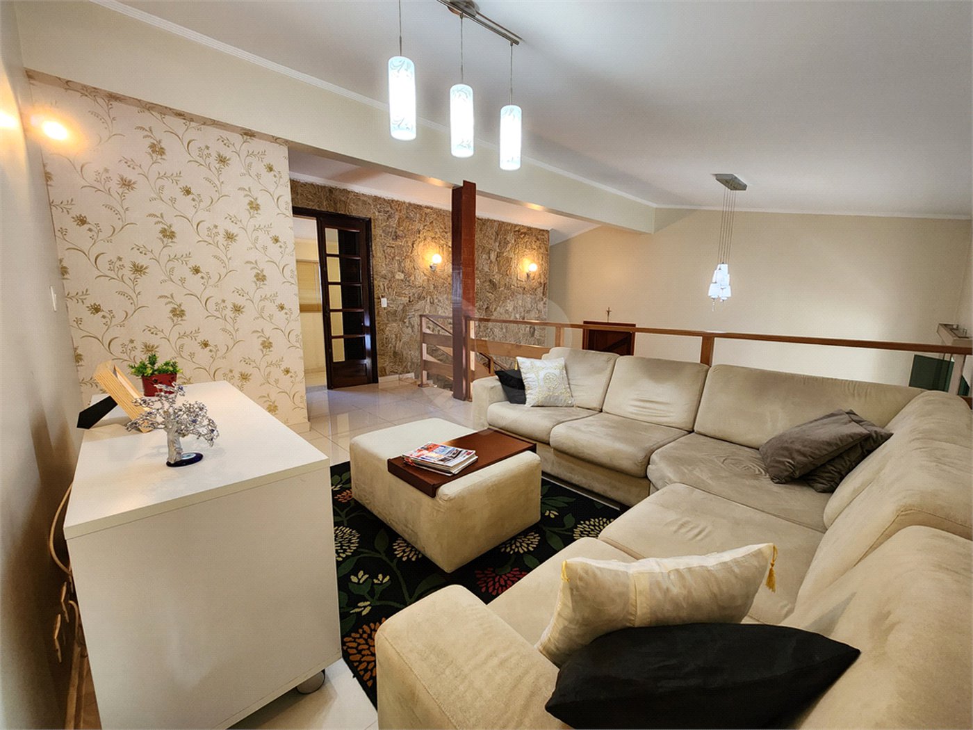 Casa à venda com 4 quartos, sendo 3 suítes,  em Vila Rosália, Guarulhos, SP