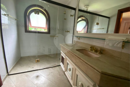 Casa à venda ou para alugar com 5 quartos, sendo 3 suítes,  em Fazenda Morumbi, São Paulo, SP