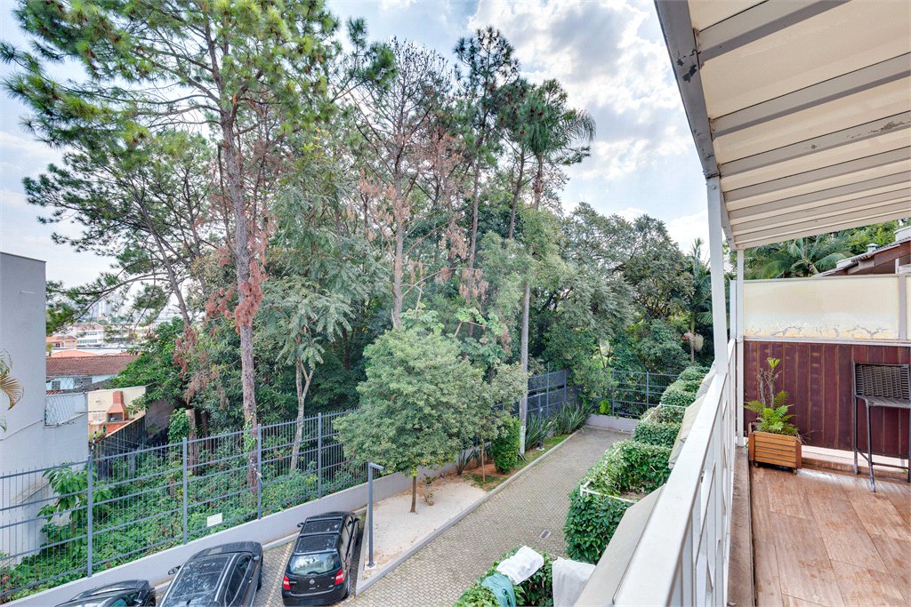 Casa à venda com 4 quartos, sendo 3 suítes, no condomínio Vila Hípica, São Paulo - SP