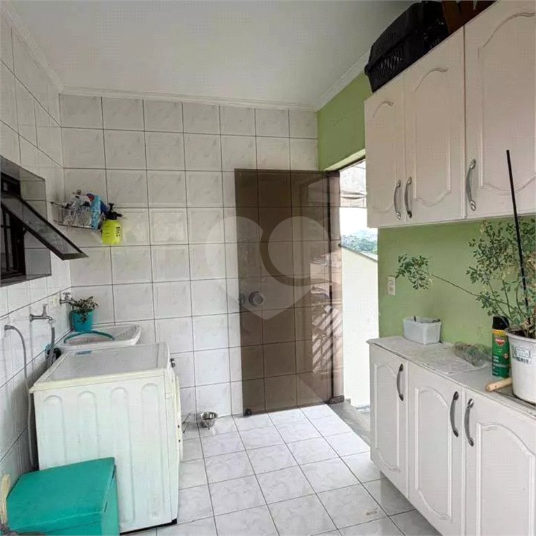 Sobrado à venda com 3 quartos, sendo 1 suíte, em Parque Maria Domitila, São Paulo, SP