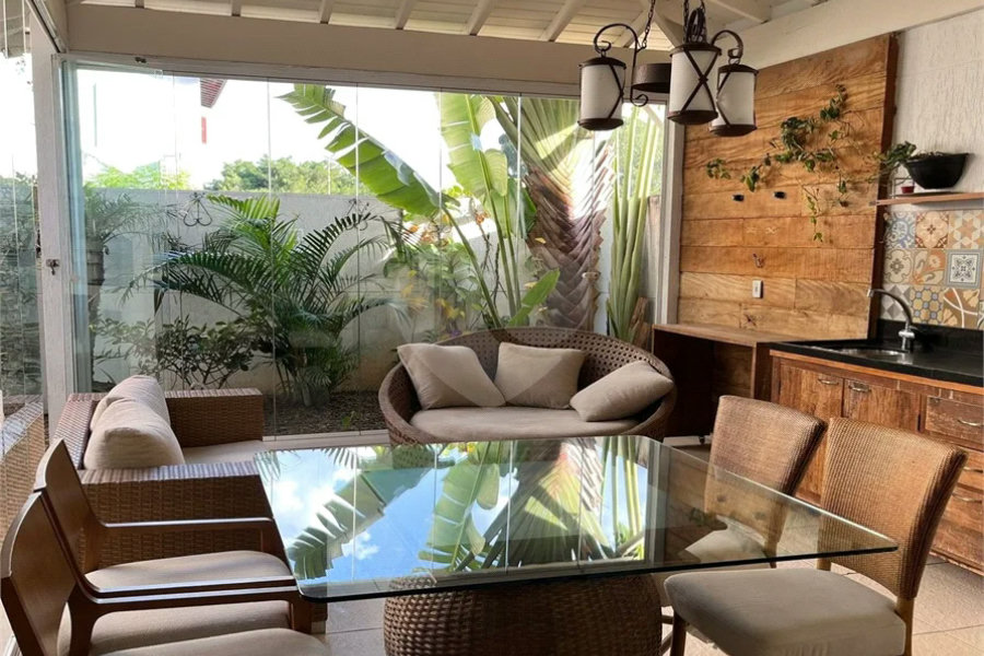 SOBRADO MOBILIADO DE 199,0 M² COM 02 SUITES, 04 VAGAS E PISCINA PARA VENDA NO JARDIM VIRGINIA BIANCA