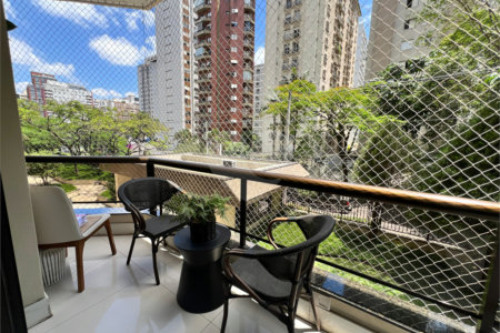 Apartamento à venda com 4 quartos, sendo 3 suítes, em Itaim Bibi, São Paulo, SP