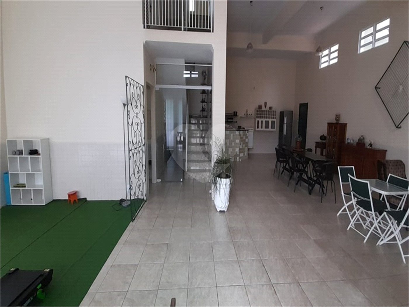 Casa à venda com 5 quartos, sendo 3 suítes,  no condomínio Alpes da Cantareira, Mairiporã - SP