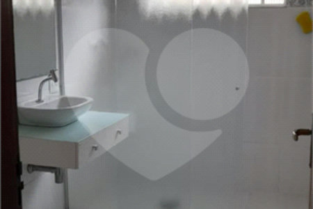 Sobrado à venda com 6 quartos, sendo 3 suítes, em Vila Divina Pastora, São Paulo, SP