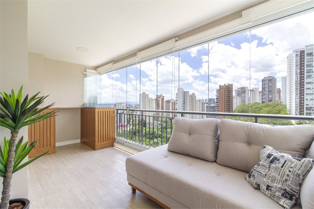 Apartamento à venda com 3 quartos, sendo 1 suíte,  em Jardim Vazani, São Paulo, SP