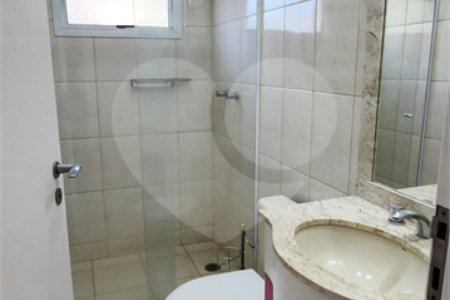 Casa à venda com 3 suítes no condomínio Recanto dos Paturis, Vinhedo - SP