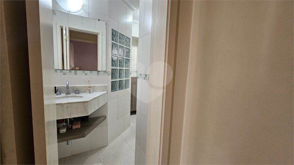 Apartamento à venda com 3 quartos, sendo 1 suíte, em Moema, São Paulo, SP