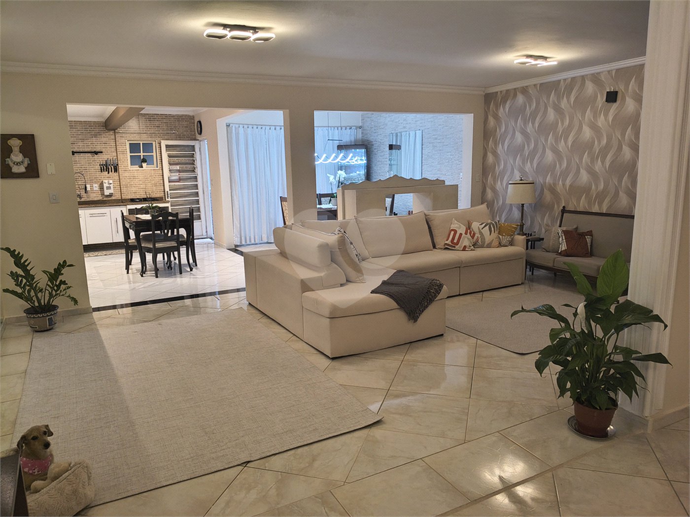 Casa à venda com 3 suítes em Vila Lavínia, Mogi das Cruzes, SP