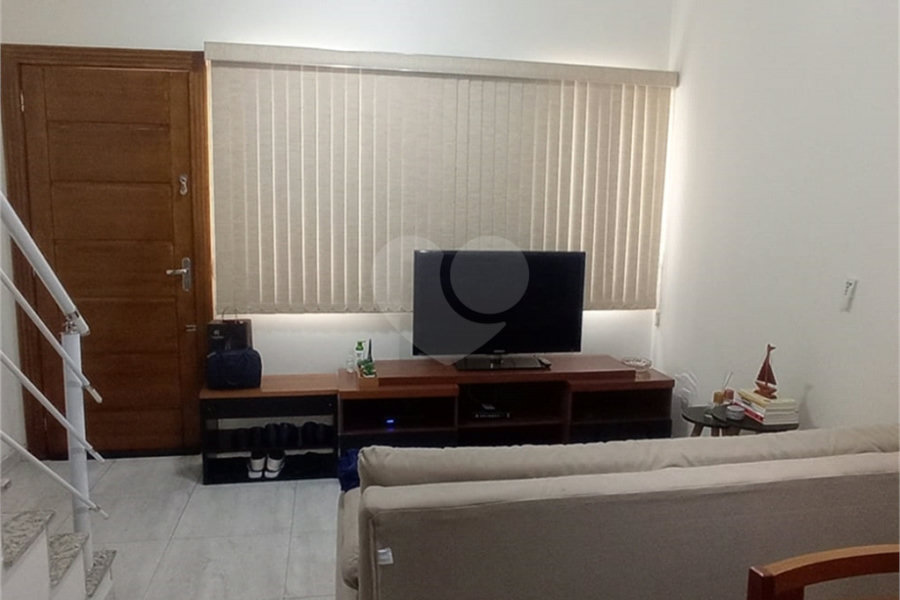 Casa à venda com 2 suítes no condomínio Residencial Pavoni I, São Paulo - SP