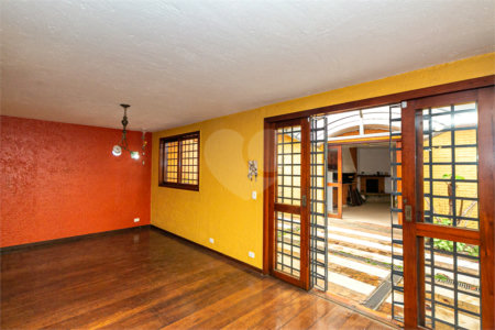 Casa à venda com 4 quartos, sendo 1 suíte, em Jardim Marajoara, São Paulo, SP