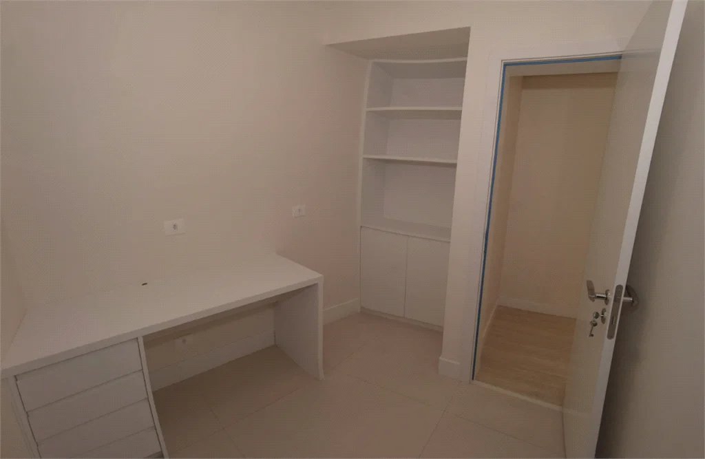 Apartamento à venda com 3 suítes em Vila Romana, São Paulo, SP