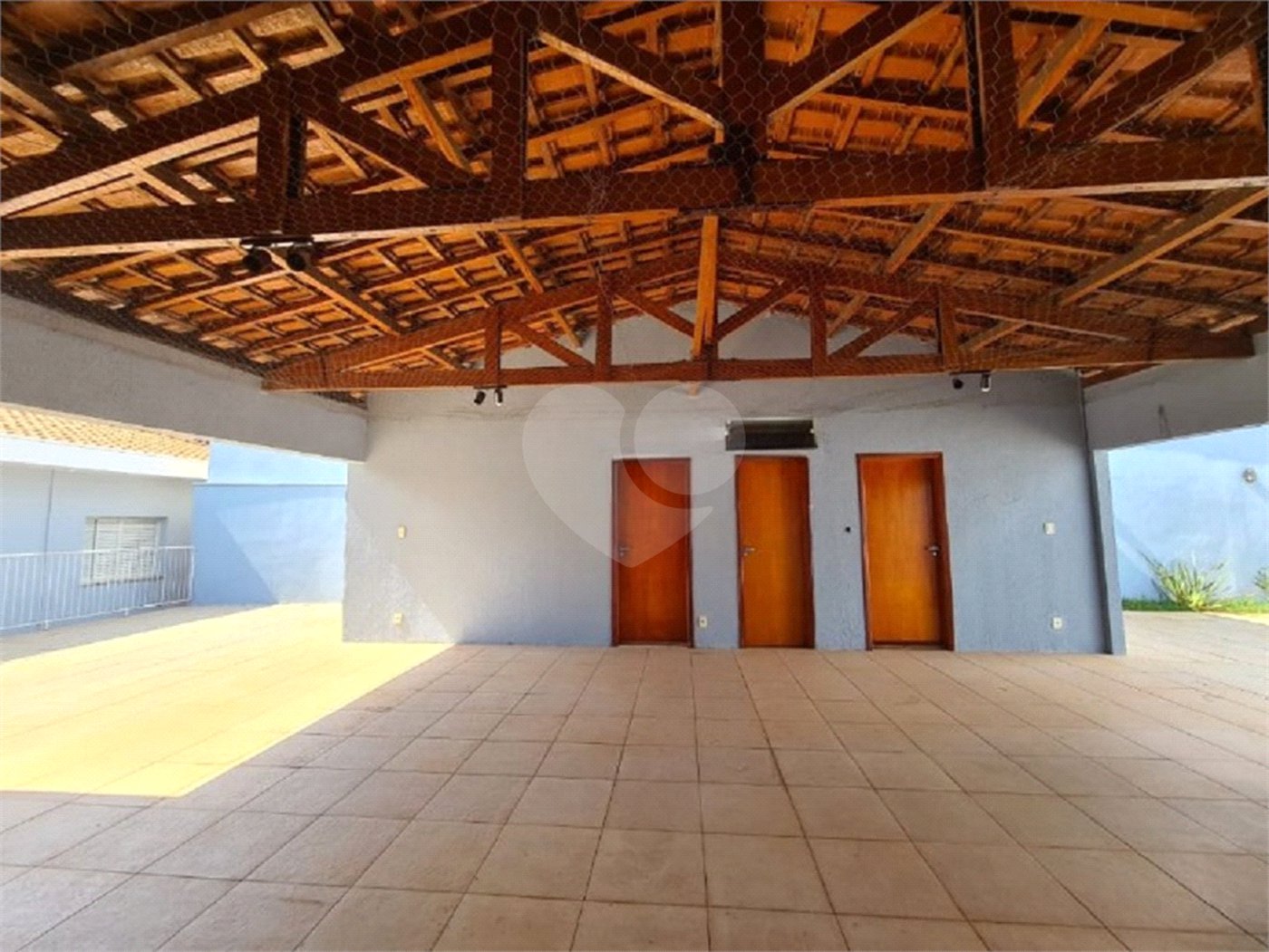 Casa à venda com 3 dormitórios, sendo 1 suite e ampla área de lazer no Jardim Brasil