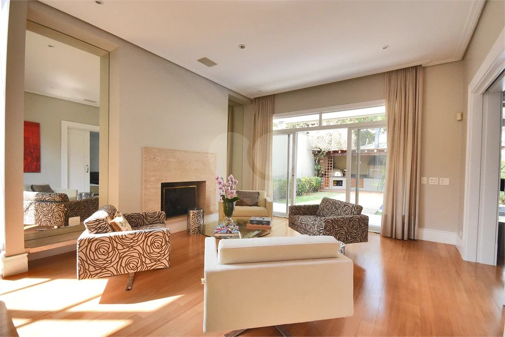Casa impecável em terreno de 546m2