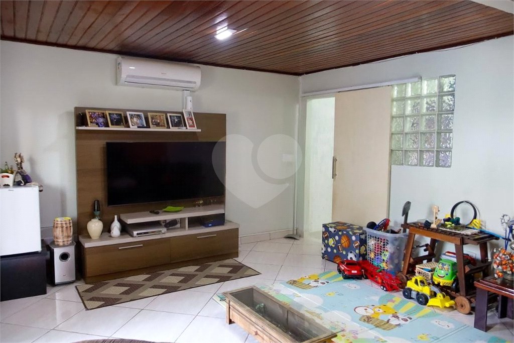 Casa à venda com 222m², 3 quartos e 2 vagas
