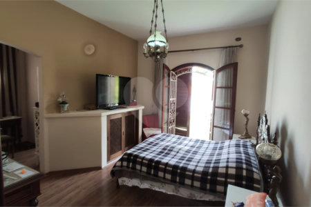 Casa Térrea à venda com 3 quartos, sendo 2 suítes, em Vila Oliveira, Mogi das Cruzes, SP